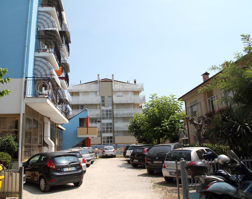 Hotel Universo Rimini Dış mekan fotoğraf