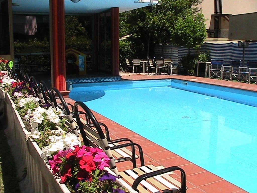 Hotel Universo Rimini Dış mekan fotoğraf